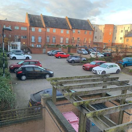 Luxury 2 Bedroom Northampton Townhouse With Balcony Bagian luar foto