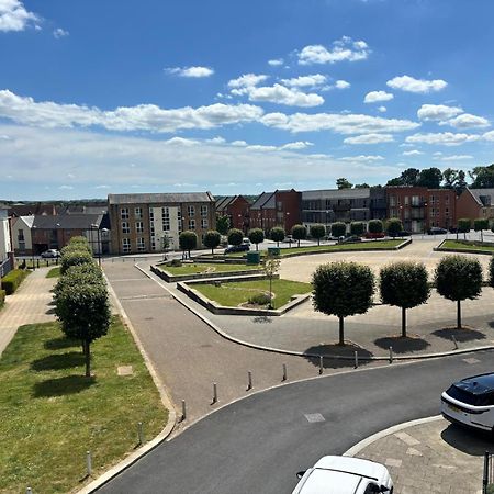 Luxury 2 Bedroom Northampton Townhouse With Balcony Bagian luar foto