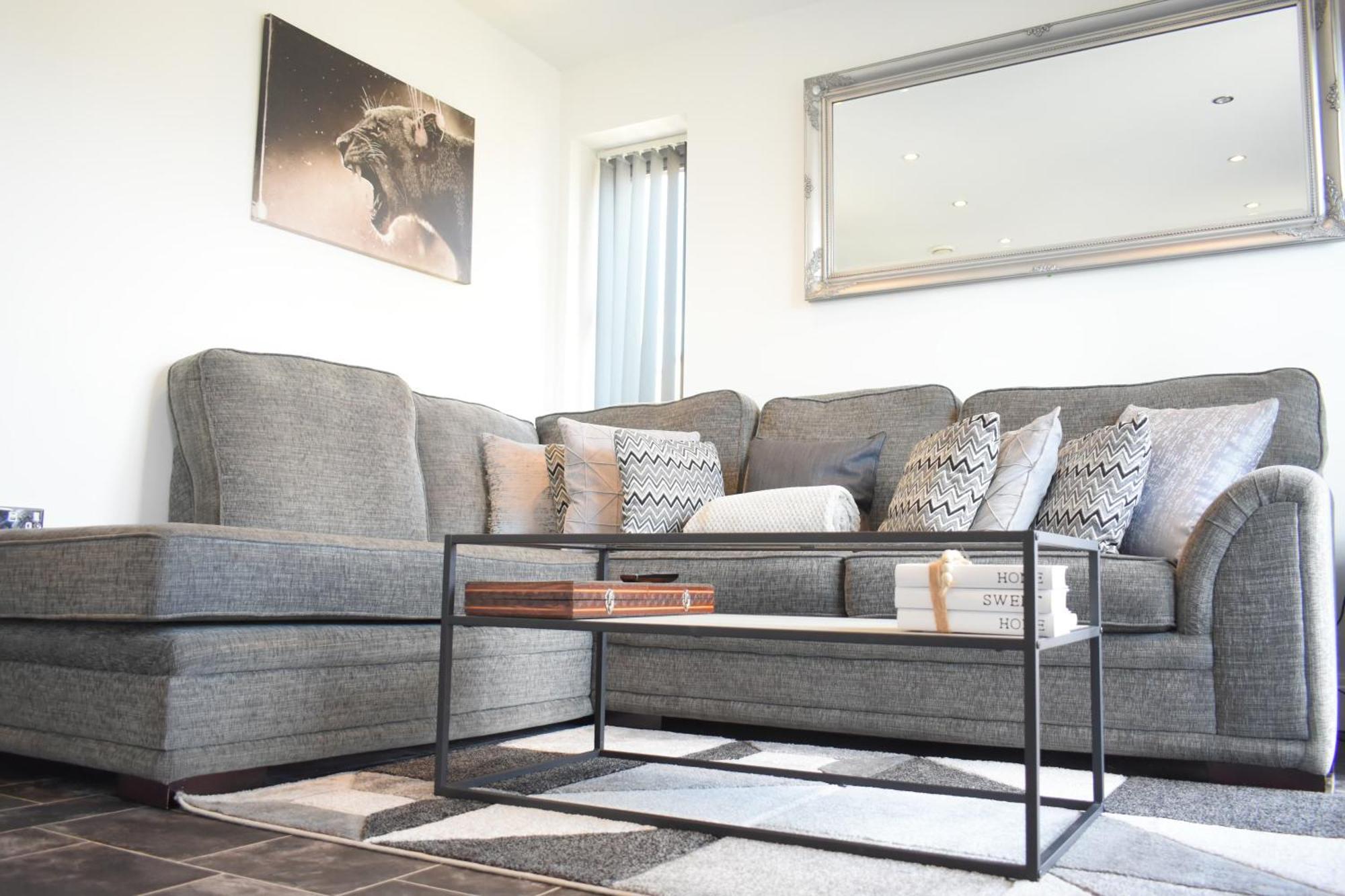 Luxury 2 Bedroom Northampton Townhouse With Balcony Bagian luar foto